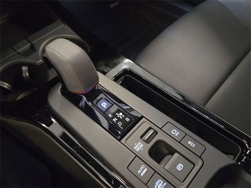 Used 2025 Toyota Prius Plug-In Hybrid image 20