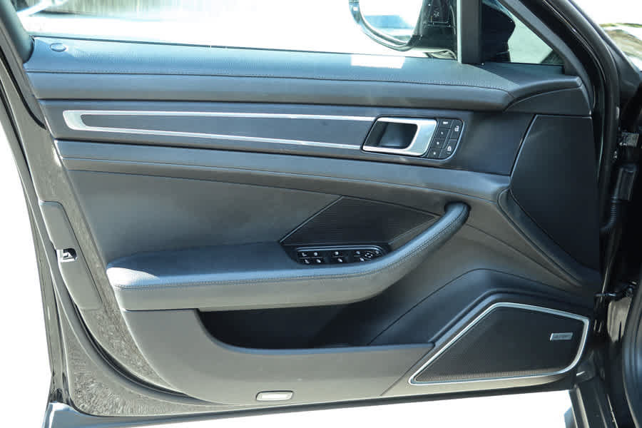 Used 2023 Porsche Panamera RWD image 24