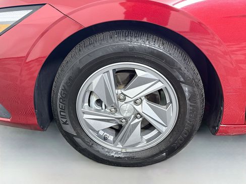 Used 2024 Hyundai Elantra SE image 37