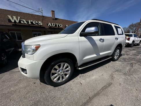 Used 2014 Toyota Sequoia Platinum image 2