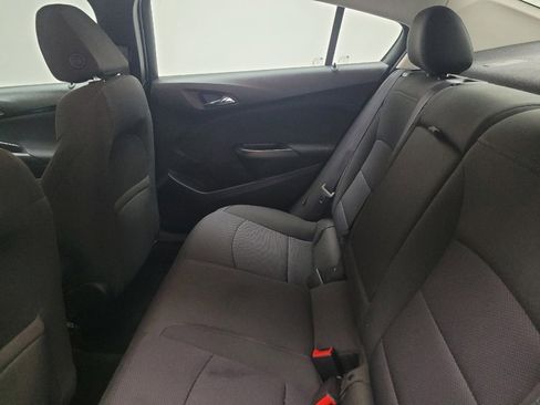 Used 2017 Chevrolet Cruze LT image 18