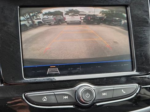 Used 2022 Buick Encore Preferred w/ Safety Package FWD image 17