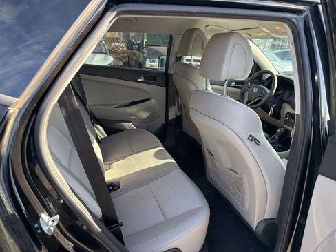 Used 2018 Hyundai Tucson SE image 12