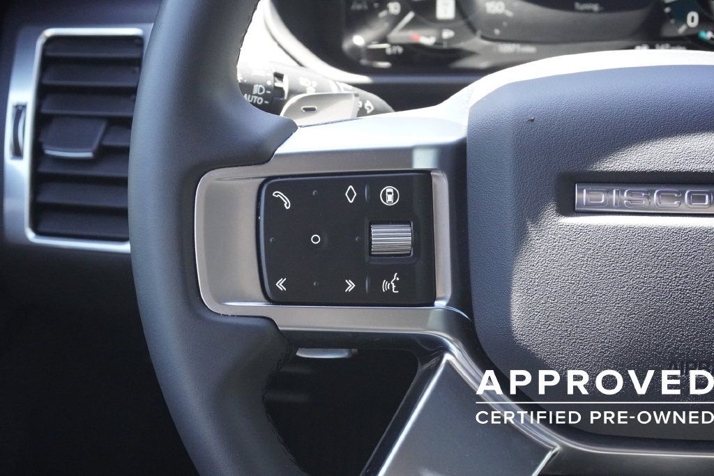 Used 2025 Land Rover Discovery S AWD/4WD image 12