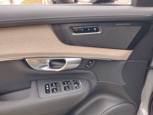 New 2026 Volvo XC90 B6 Plus w/ Protection Package Premier image 11