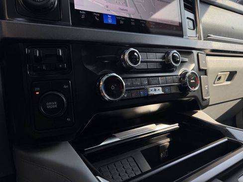 Used 2024 Ford F350 Limited w/ FX4 Off-Road Package AWD/4WD image 32