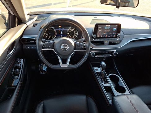 Certified 2023 Nissan Altima 2.5 SR FWD image 11