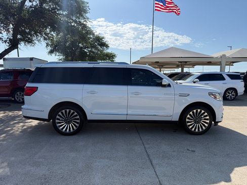 Used 2020 Lincoln Navigator L Reserve w/ Equipment Group 208A Reserve AWD/4WD image 8