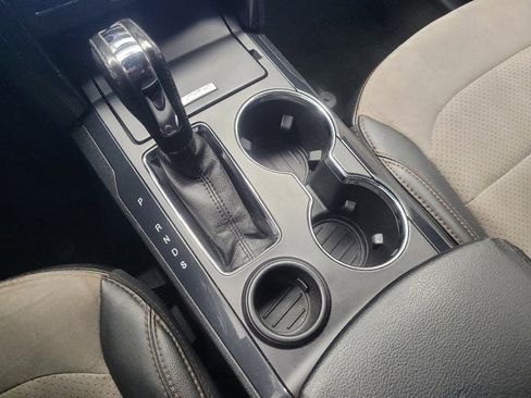 Used 2017 Ford Explorer XLT w/ Equipment Group 202A image 26