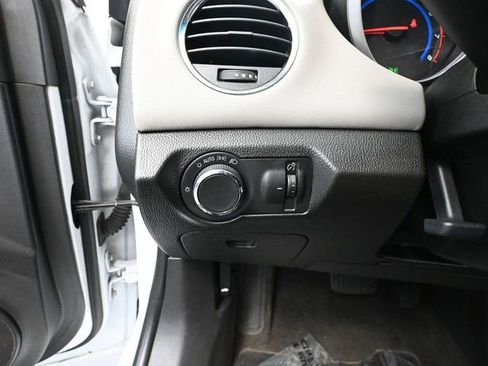 Used 2016 Chevrolet Cruze LS image 25