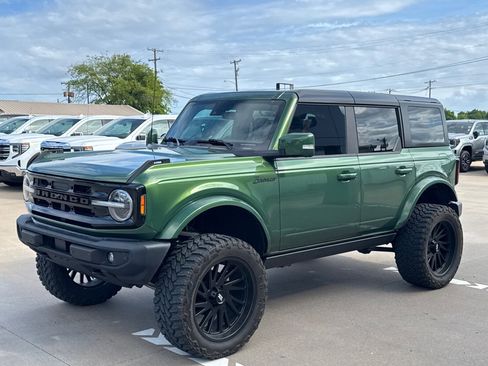 Used 2022 Ford Bronco Outer Banks image 2