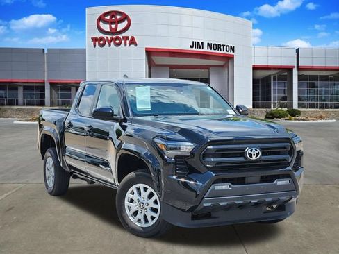 Used 2024 Toyota Tacoma SR5 AWD/4WD image 1