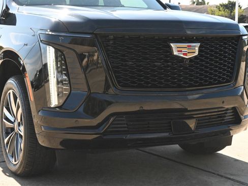 Certified 2025 Cadillac Escalade Sport w/ LPO, Floor Liner Package image 28