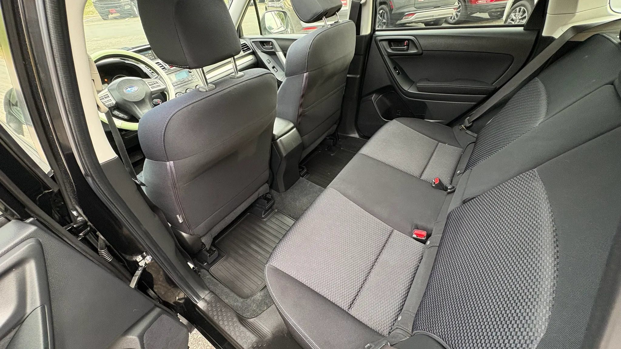 Used 2015 Subaru Forester 2.5i Premium w/ All-Weather Package AWD/4WD image 29