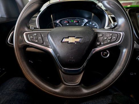Used 2019 Chevrolet Equinox LT FWD image 32