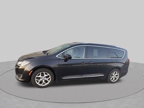 Used 2017 Chrysler Pacifica Touring-L Plus w/ Tire & Wheel Group FWD image 1