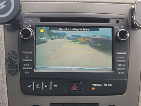 Used 2015 Chevrolet Traverse LS FWD image 14