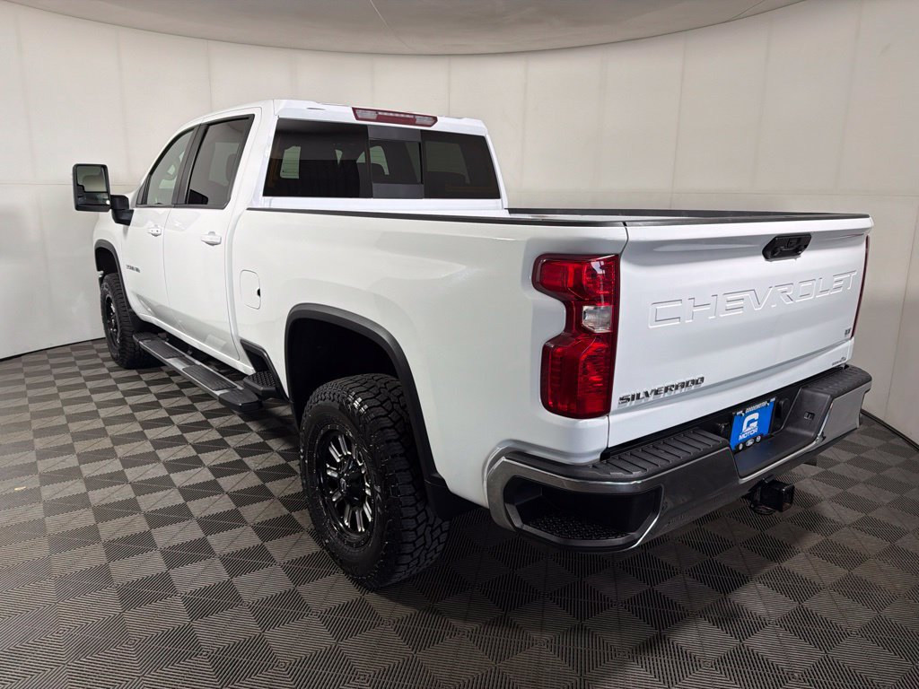 Used 2022 Chevrolet Silverado 3500 LT w/ Convenience Package AWD/4WD image 6