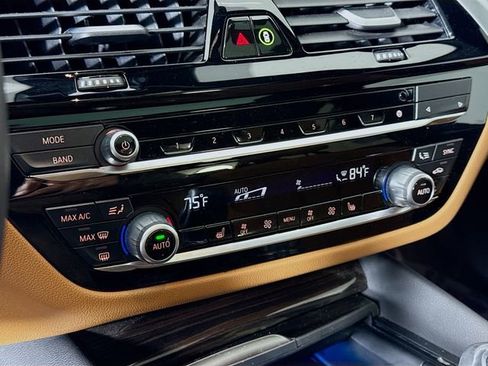 Used 2023 BMW 530e xDrive 530e iPerformance w/ Premium Package image 16