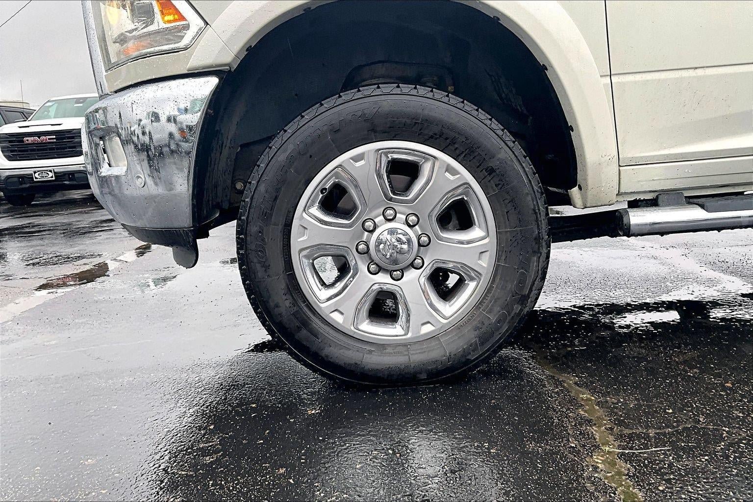 Used 2018 RAM 2500 Laramie AWD/4WD image 2