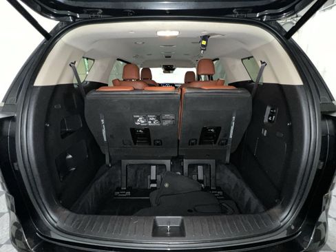 Used 2024 Kia Carnival SX FWD image 34