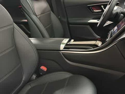 Certified 2026 Mercedes-Benz GLC 300 4MATIC image 36