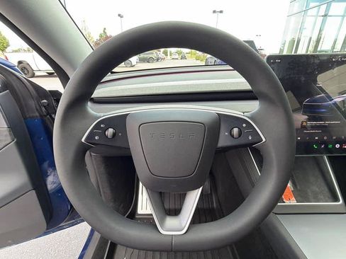 Used 2026 Tesla Model Y Long Range AWD/4WD image 1