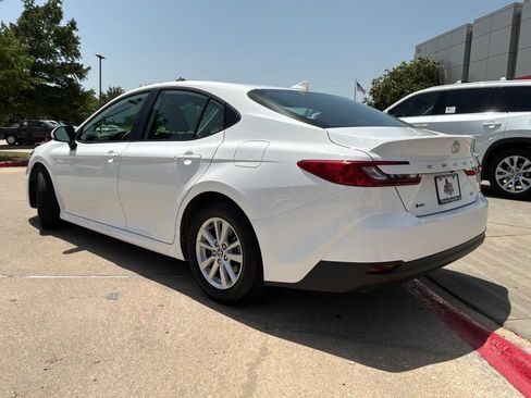 Used 2025 Toyota Camry LE FWD image 8