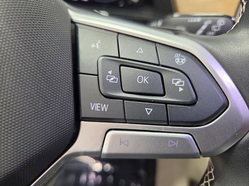 Used 2025 Volkswagen Atlas SE AWD/4WD image 36