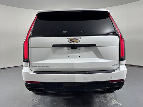 Used 2025 Cadillac Escalade ESV Sport Platinum image 6