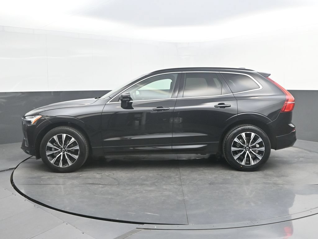 Used 2023 Volvo XC60 B5 Core w/ Climate Package FWD image 2