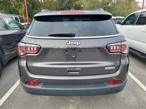 Used 2019 Jeep Compass Latitude image 4