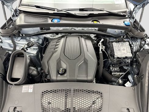 Used 2026 Porsche Macan AWD/4WD image 30