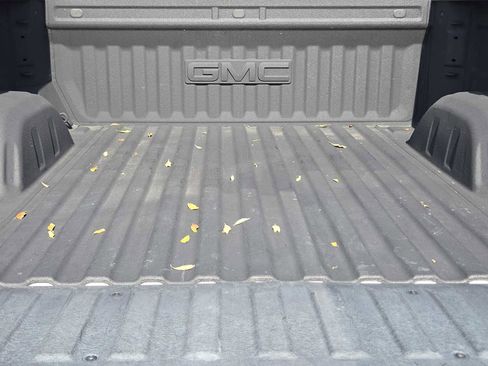 Certified 2024 GMC Sierra 1500 SLT image 30