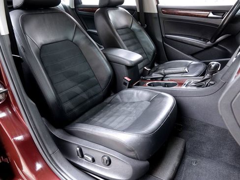 Used 2013 Volkswagen Passat TDI SEL Premium image 8