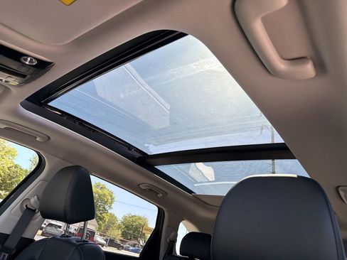 Used 2025 Kia Sorento EX w/ Panoramic Sunroof Package FWD image 16