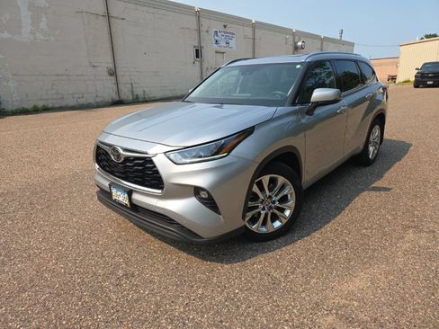 Used 2020 Toyota Highlander Limited w/ Protection Package #3 AWD/4WD image 22