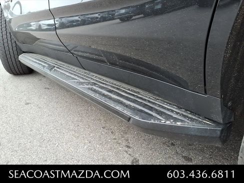 Used 2024 GMC Yukon AT4 w/ Technology Package image 5