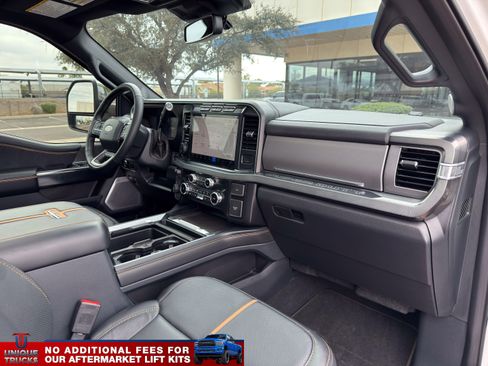 Used 2024 Ford F350 Platinum w/ FX4 Off-Road Package image 31