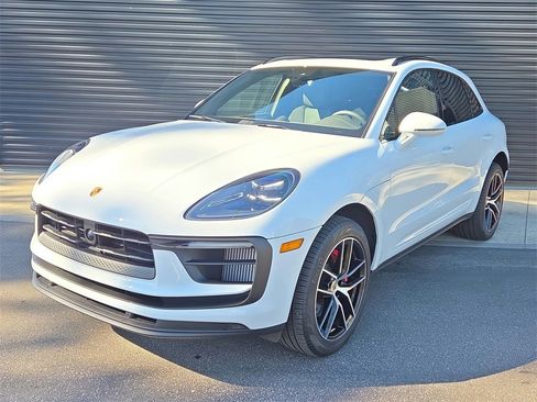 Used 2023 Porsche Macan S image 1