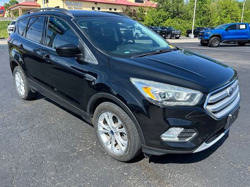 Used 2018 Ford Escape SEL FWD image 3