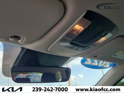 Certified 2022 Kia Sorento LX image 28