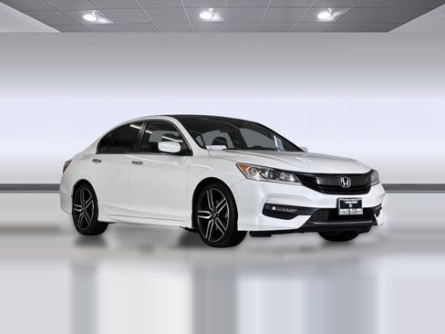 Used 2017 Honda Accord Sport image 6