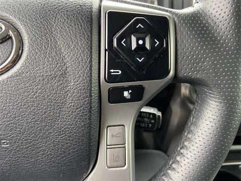 Used 2022 Toyota 4Runner SR5 image 32