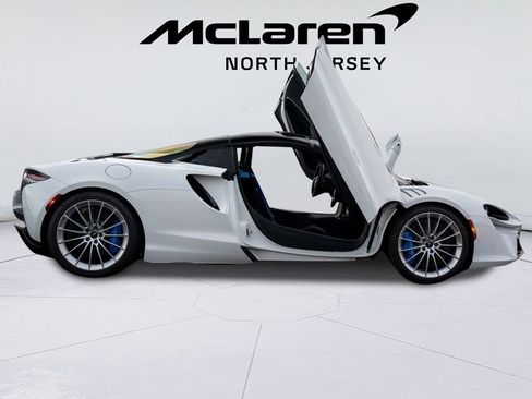 New 2026 McLaren Artura Spider image 9