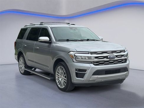 Used 2024 Ford Expedition Platinum AWD/4WD image 5