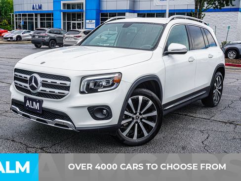 Used 2023 Mercedes-Benz GLB 250 w/ Premium Package image 2