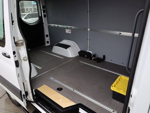 Used 2019 Mercedes-Benz Sprinter 144 Cargo image 17