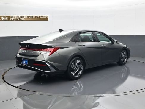 Certified 2024 Hyundai Elantra SEL w/ Convenience Package FWD image 5