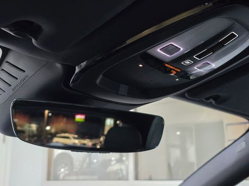 Used 2022 Volvo XC60 B5 R-Design w/ Climate Package image 16